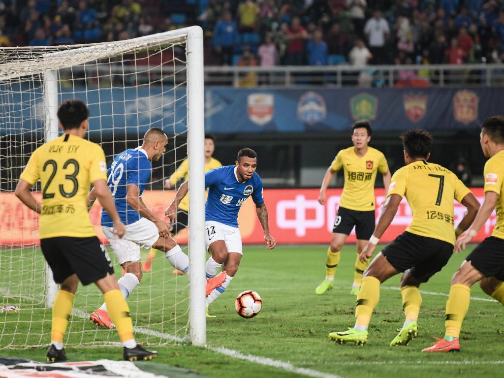 都牵动着球 都牵动着球